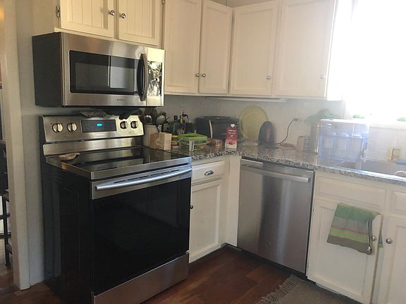 kitchen, all new stainless steel appliances and granite counters