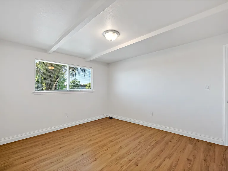 324 S 4th St #326 — Photo 19