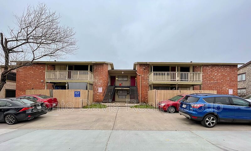 1st image of 8907 Parkfield Dr APT 103