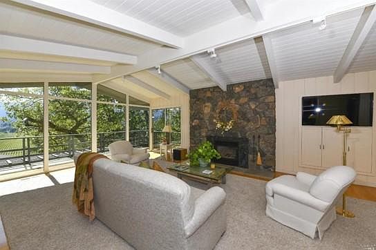 4th image of 146 Knoll Cir