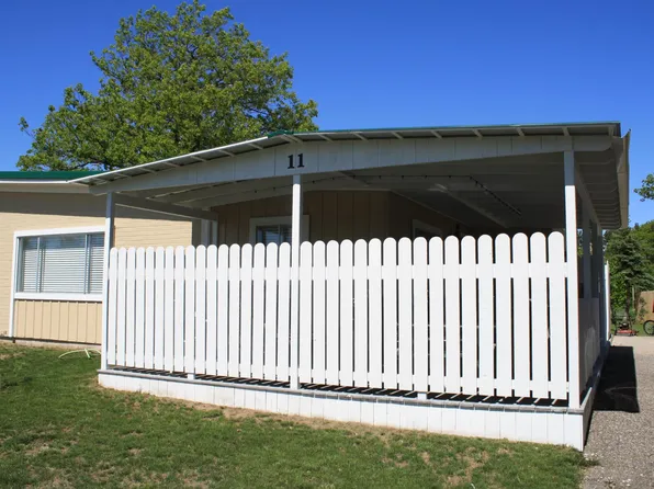 11 Christopher Dr, Kincheloe, MI 49788