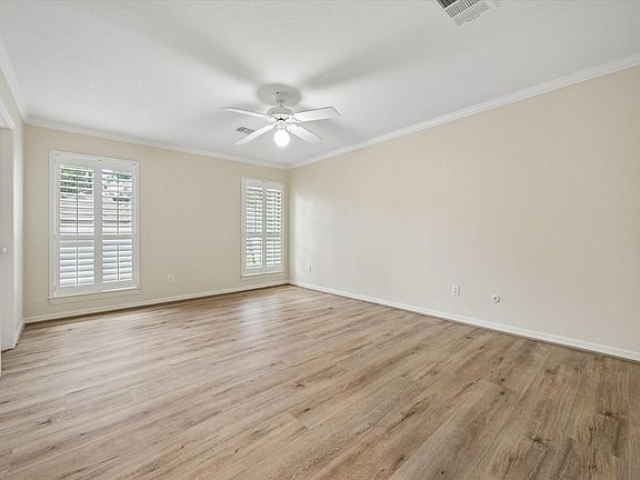 5th image of 701 Bering Dr Unit 1701