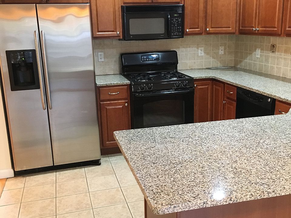 1st image of 7 Silver Pines Blvd