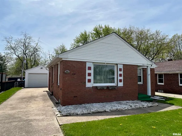 1024 E War Memorial Dr, Peoria Heights, IL 61616