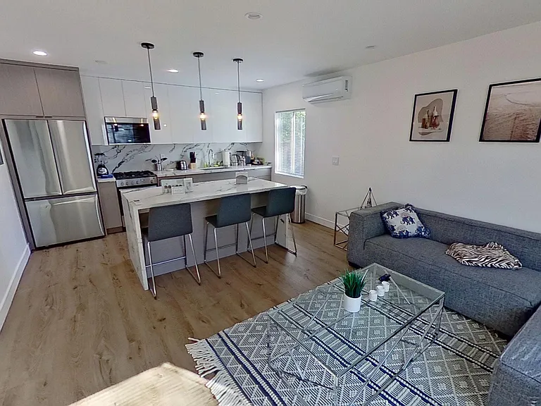 10863 Kling St #1 — Photo 13