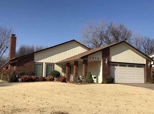 1918 Old Post Rd, Enid, OK 73703