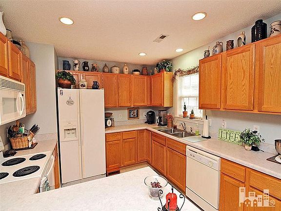 3rd image of 7804 Cypress Island Dr