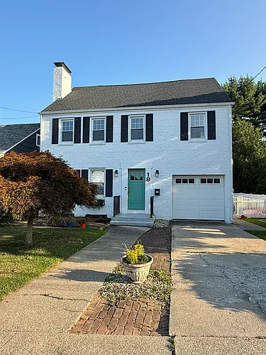18 Neptune Ave Photo 1
