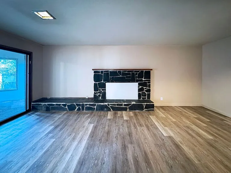 1180 E 37th Ave — Photo 39