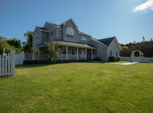 37 Tanners Neck Ln, Westhampton, NY 11977