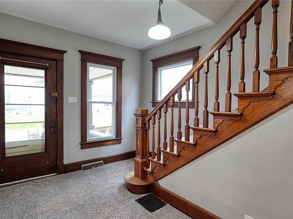 2nd image of 718 Clark St