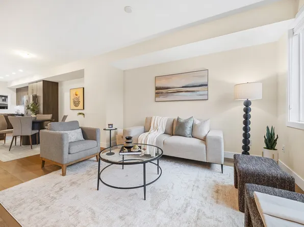 300 Drysdale Blvd #3, Kelowna, BC V1V 3E6