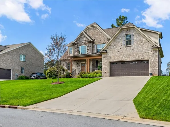 195 Winged Foot Ct, Winston Salem, NC 27107