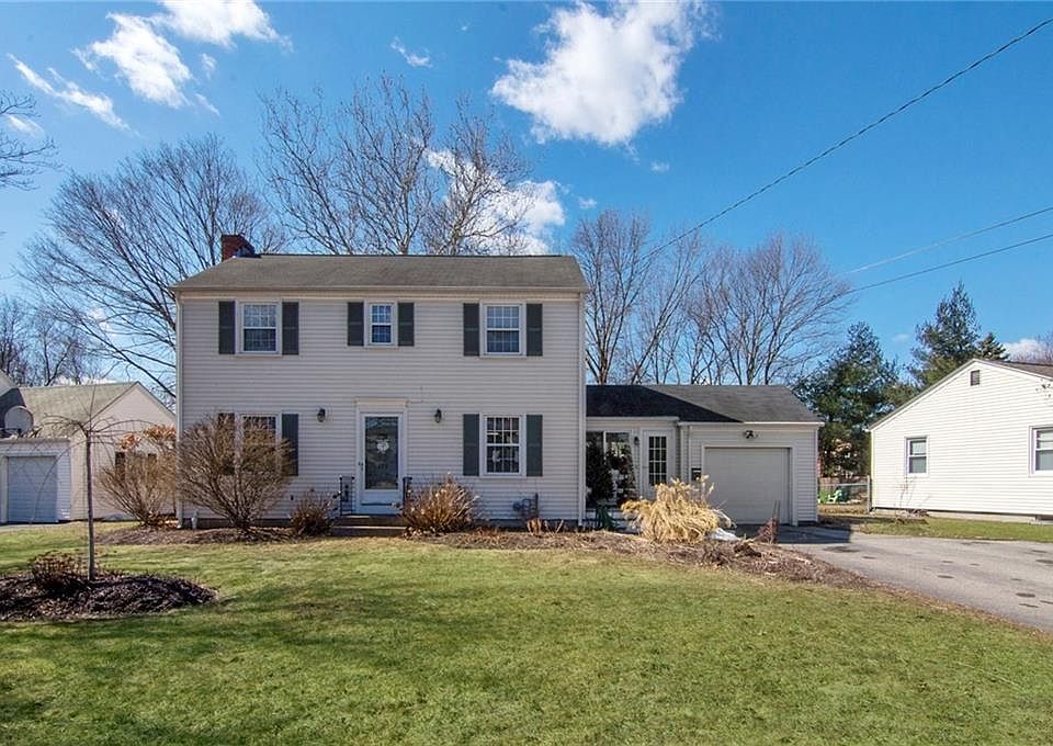 1st image of 253 Fairfax Dr