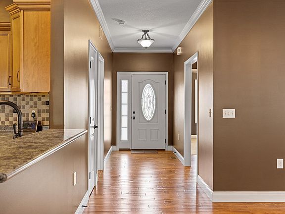 4th image of 768 Gainesway Dr