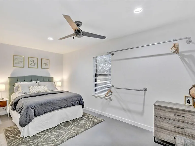 18410 Lake Terrace Dr — Photo 23