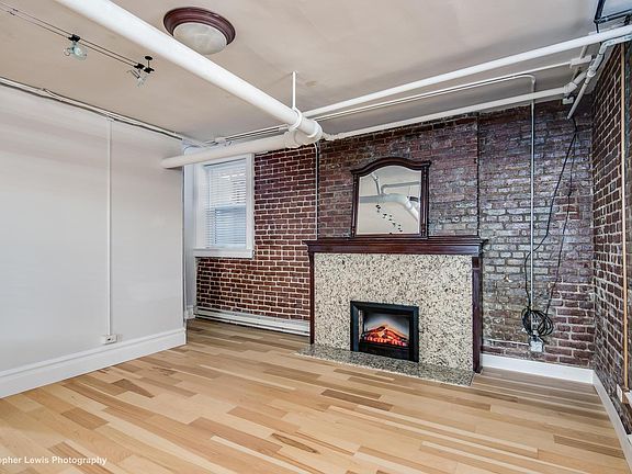 5th image of 1648 N Emerson St #B
