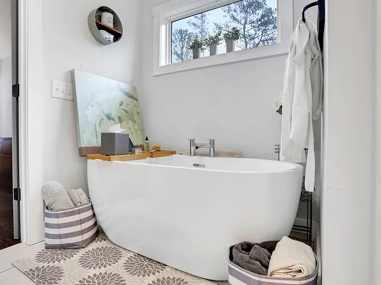 Master Bath Soaking Tub