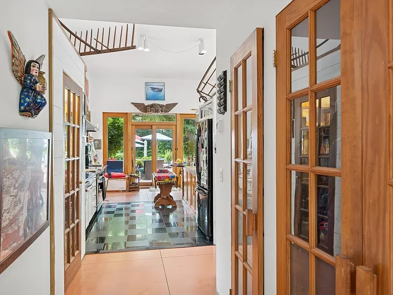 71 Greenleaf Ln — Photo 13