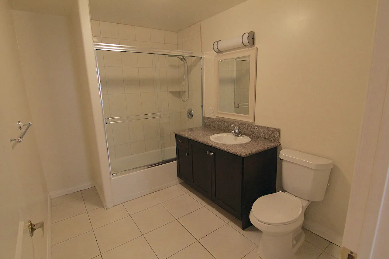 3 bed, 1125 sqft, $3,450 — Photo 4