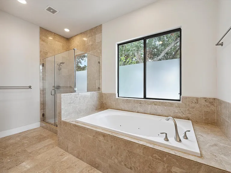 4205 Koehler St #A — Photo 13