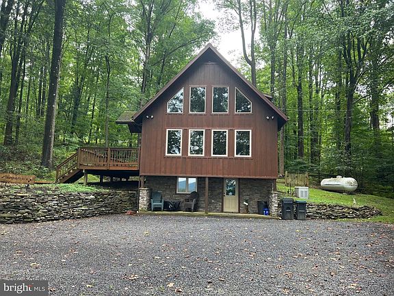 3rd image of 3 Orchard View Ln