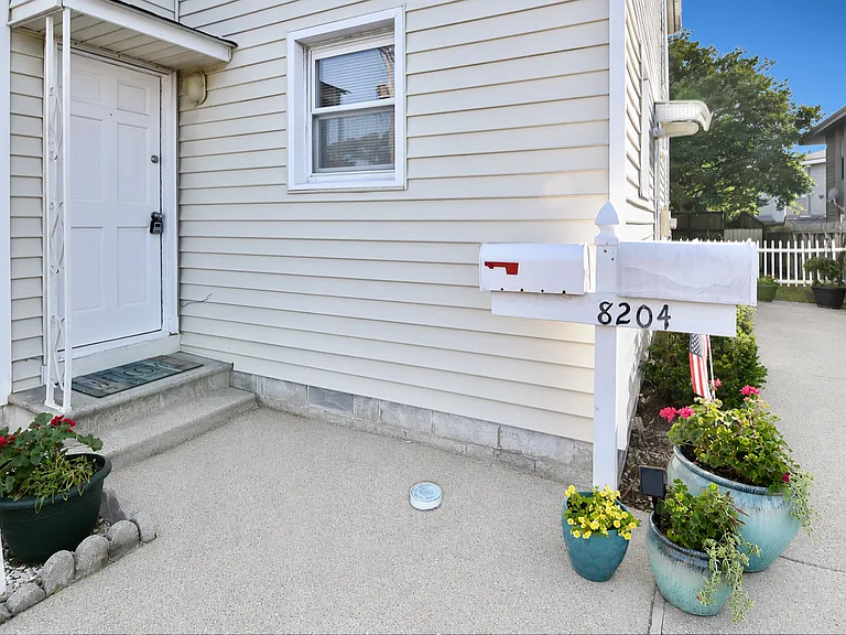 8204 Atlantic Ave #A — Photo 2