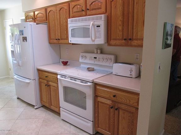 3rd image of 10014 W Kingswood Cir