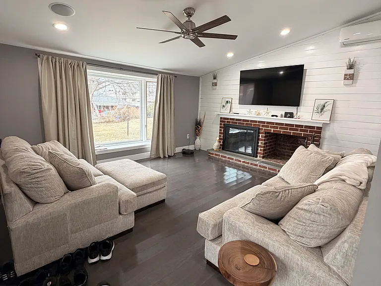 901 Cooke Ln — Photo 6
