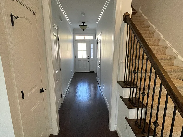 748 Carolina Ave — Photo 4