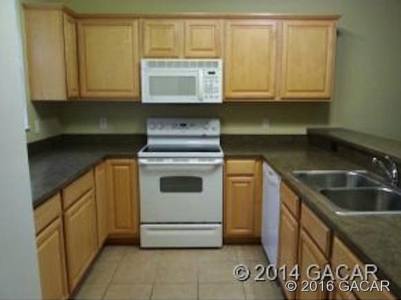 5th image of 820 NW 19th Ave #104