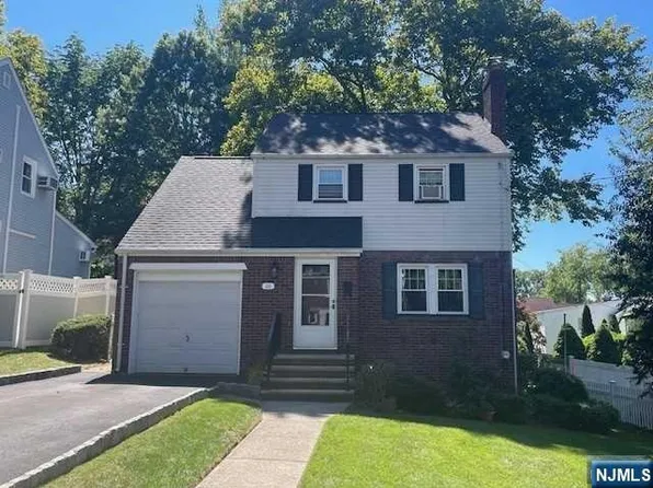 616 Kent Ave, Teaneck, NJ 07666