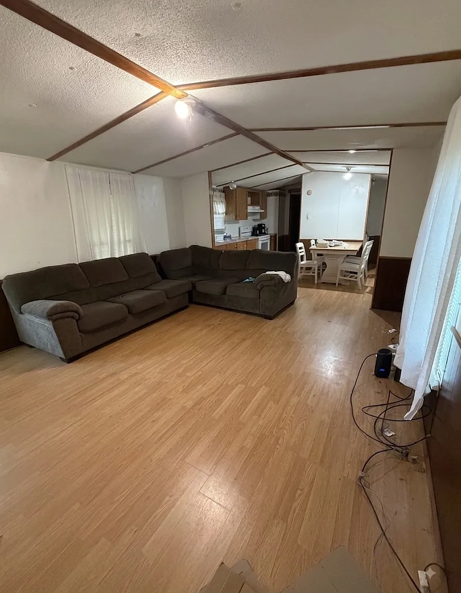 2 bed, 950 sqft, $1,200 — Photo 2
