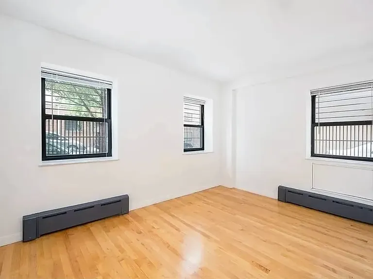 47 Conselyea St #1R — Photo 11
