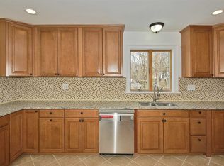 33 Kohlanaris Dr, Poughkeepsie, NY 12601