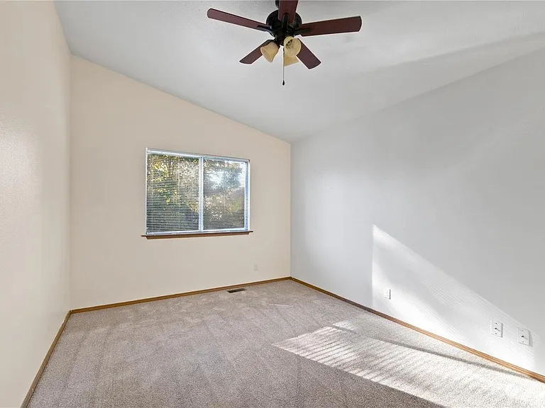 912 137th St SW — Photo 17