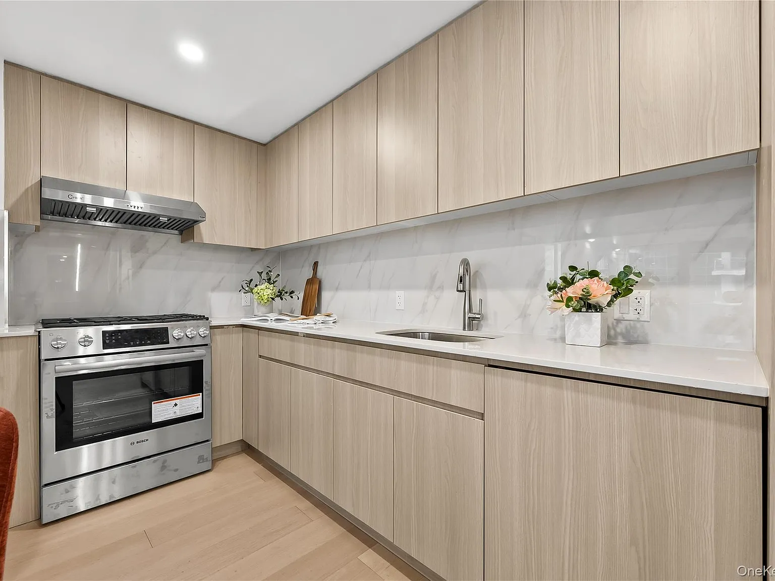 2 bed, 2.0 bath, 768 sqft, $4,000 — Photo 2