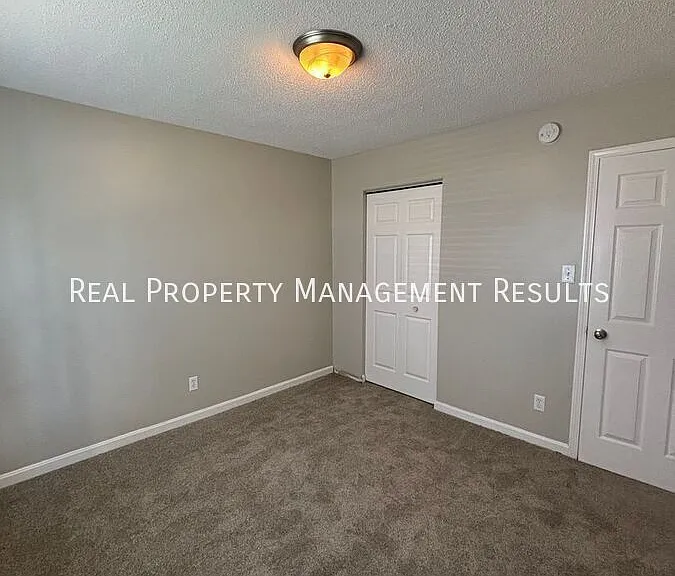 2841 Squire Ln — Photo 11