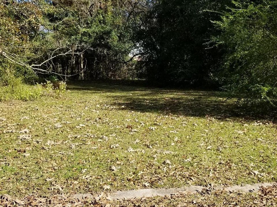 2nd image of 1501 Court Ave