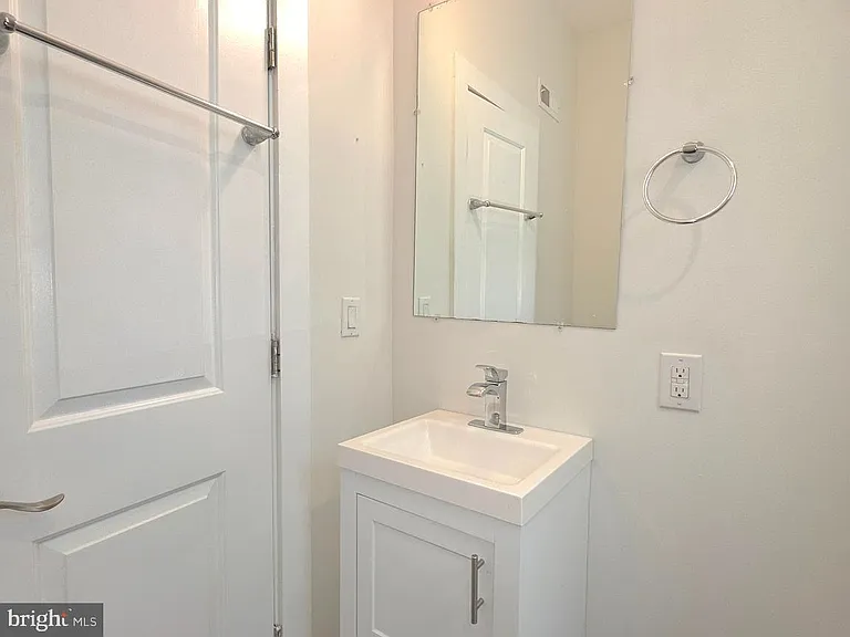 3226 Page St — Photo 5