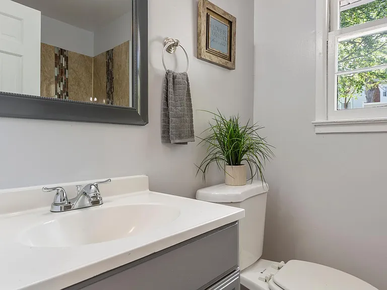 3726 Camden St SE — Photo 13