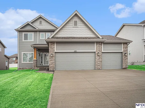 6101 S 212th St, Elkhorn, NE 68022