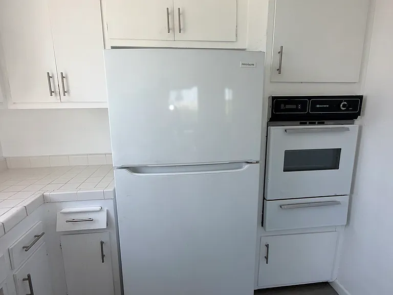 926 N Ardmore Ave #16 — Photo 10