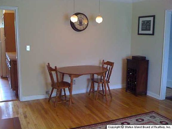 5th image of 28 Seth Ct #B