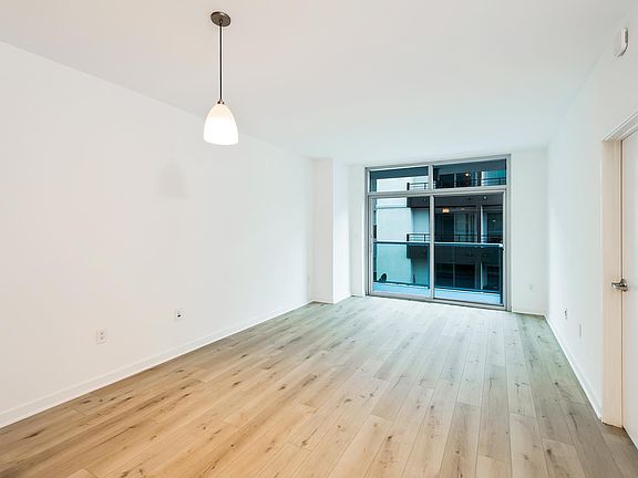 4th image of 13700 Marina Pointe Dr Unit 422