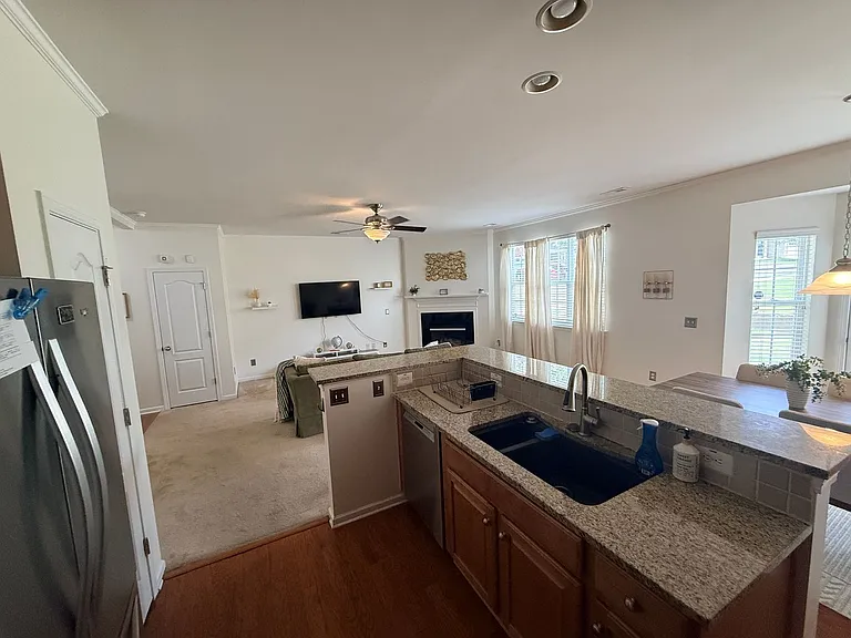 9460 Graywell Ln — Photo 10