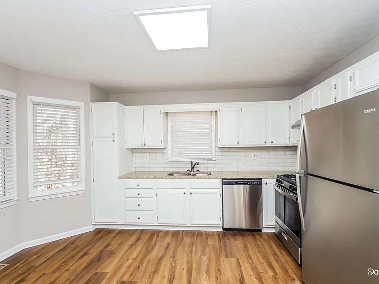 108 Brandi Dr — Photo 5
