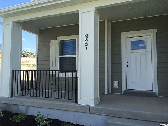 3rd image of 927 N Stallion Dr #306