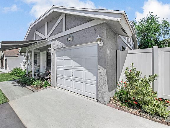 5th image of 23428 Country Club Drive E