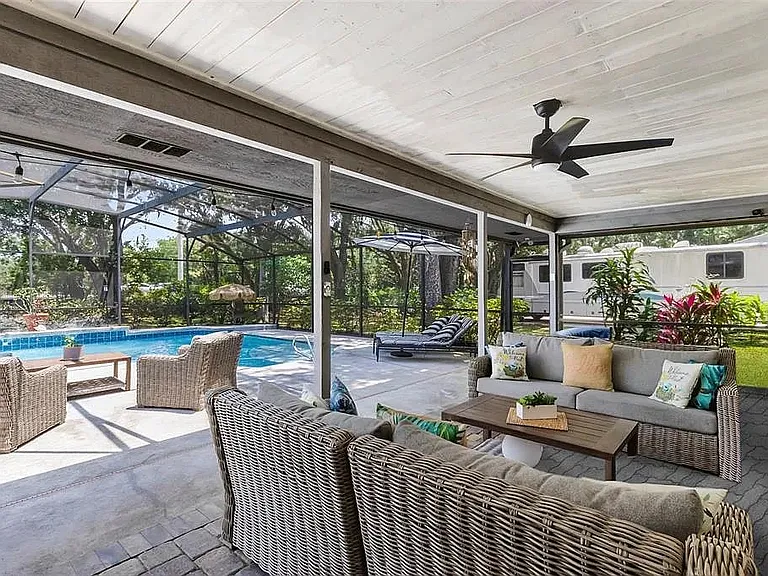 3285 Majestic Oak Dr — Photo 14